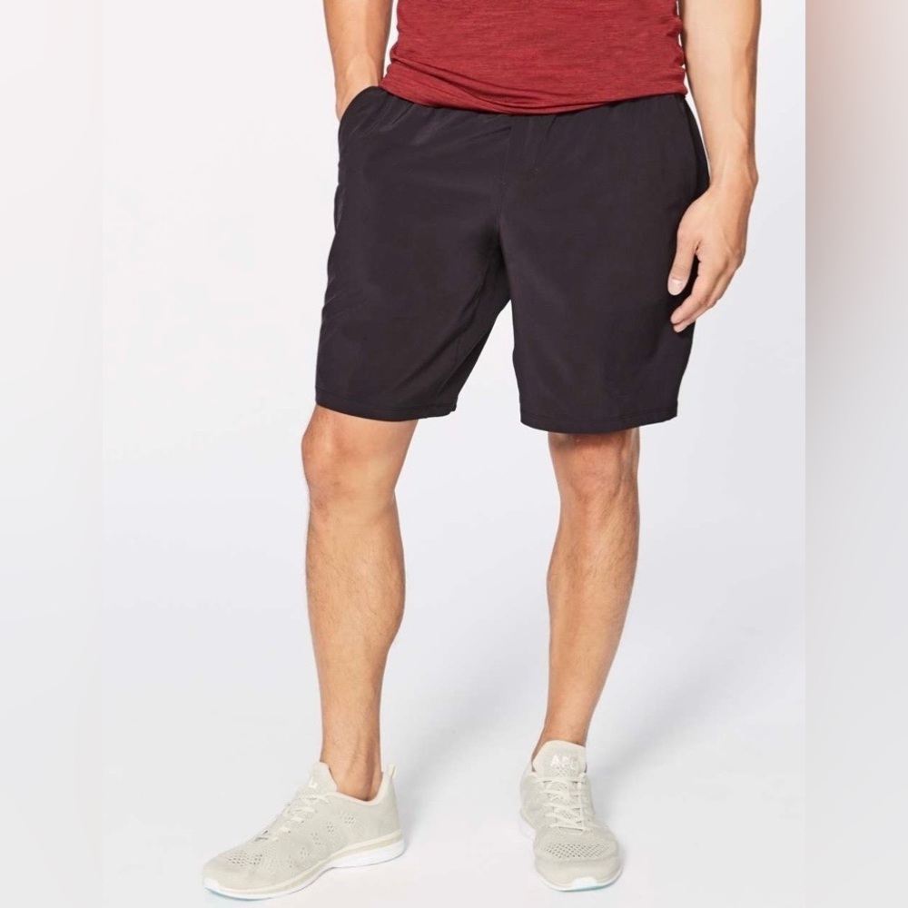 Lululemon Pace Breaker Short 9" *lined 
Pelt medium